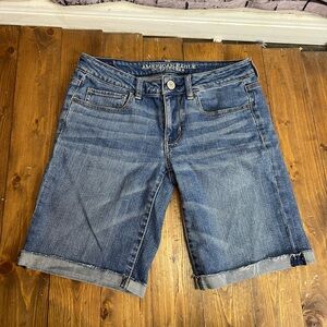 American Eagle Outfitters size 8 Bermuda jean shorts